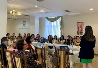 SESION INFORMUES PËR GRANTE NË PRIZREN 'START-UP' NË KUADËR TË PROJEKTIT 'WOMEN'S OPPORTUNITIES IN MARKET, ECONOMY AND NETWORKING'