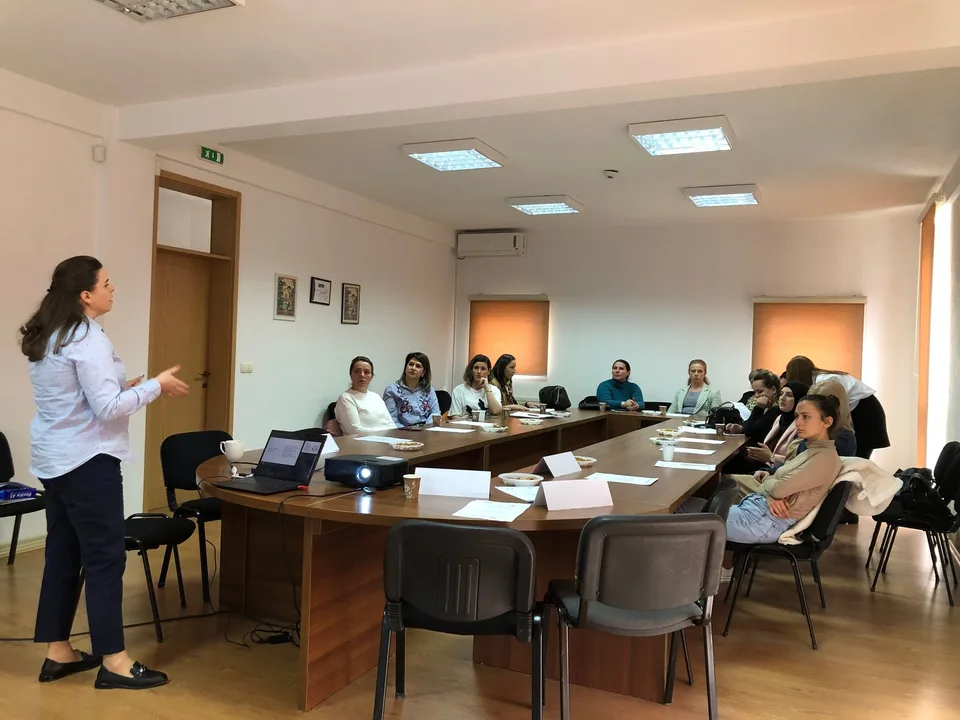 Në kuadër të projektit “IWKA - Përfshirja e grave në agrobiznesin e Kosovës”, perfunduan seminaret 8 ditore në Komunat e Prishtinës, Graçanicës, Ferizajit dhe Junikut