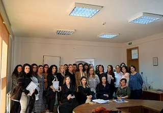 29 PËRFITUESET TË SKEMËS SË GRANTIT "START-UP" NË KUADËR TË PROJEKTIT 'WOMEN’S OPPORTUNITIES IN MARKET, ECONOMY AND NETWORKING' NËNSHKRUAN KONTRATAT E TYRE